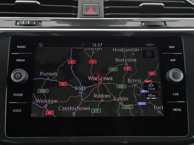 Volkswagen Tiguan navi klima auto kamera i czujniki parkowania II (2016-2024)