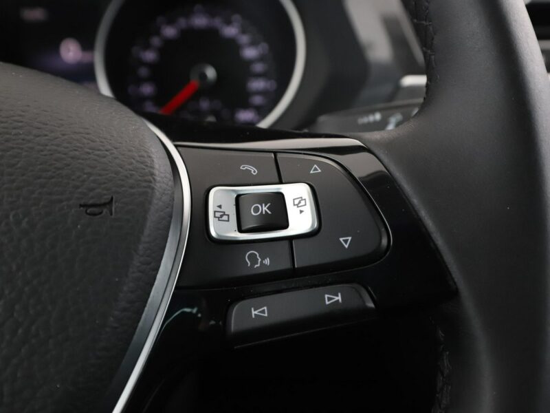 Volkswagen Tiguan navi klima auto kamera i czujniki parkowania II (2016-2024)