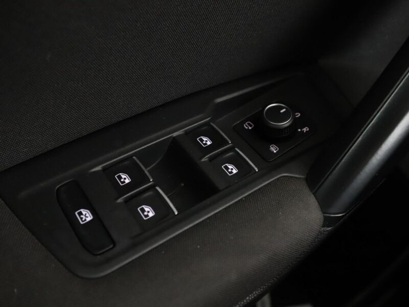 Volkswagen Tiguan navi klima auto kamera i czujniki parkowania II (2016-2024)