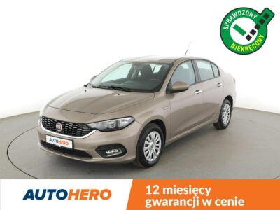 Fiat Tipo niski przebieg tempomat PDC klima USB AUX II (2016-)