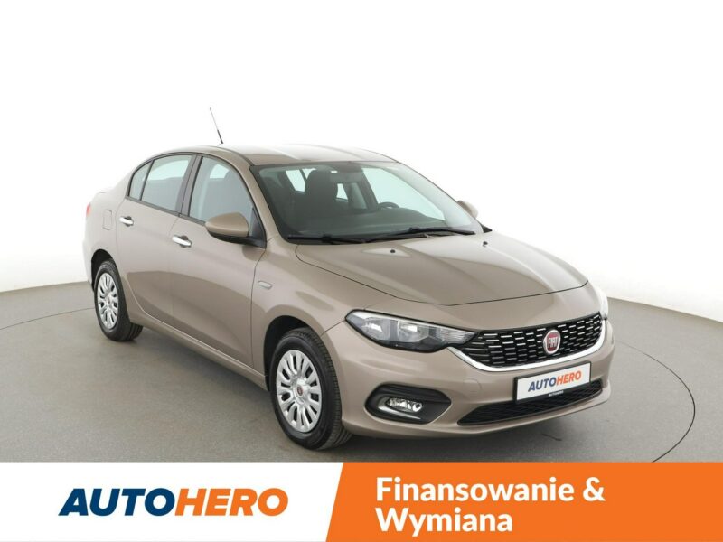 Fiat Tipo niski przebieg tempomat PDC klima USB AUX II (2016-)