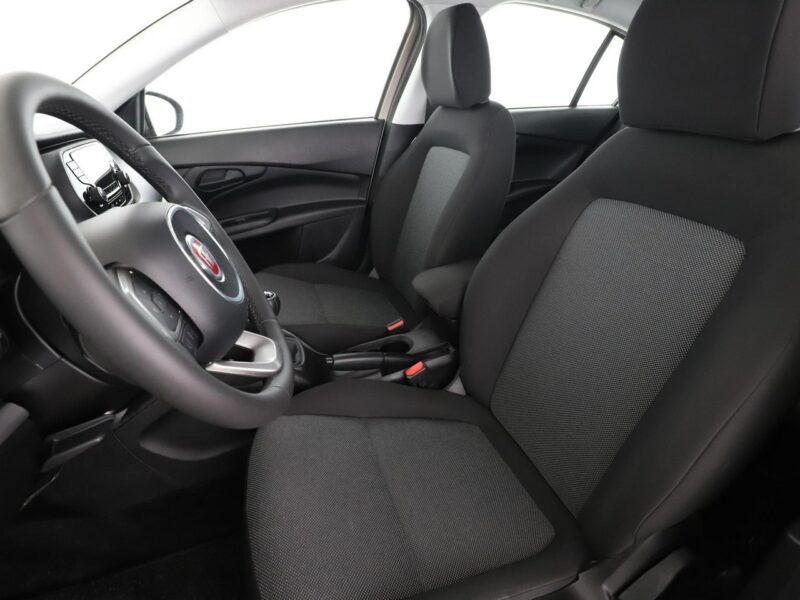 Fiat Tipo niski przebieg tempomat PDC klima USB AUX II (2016-)