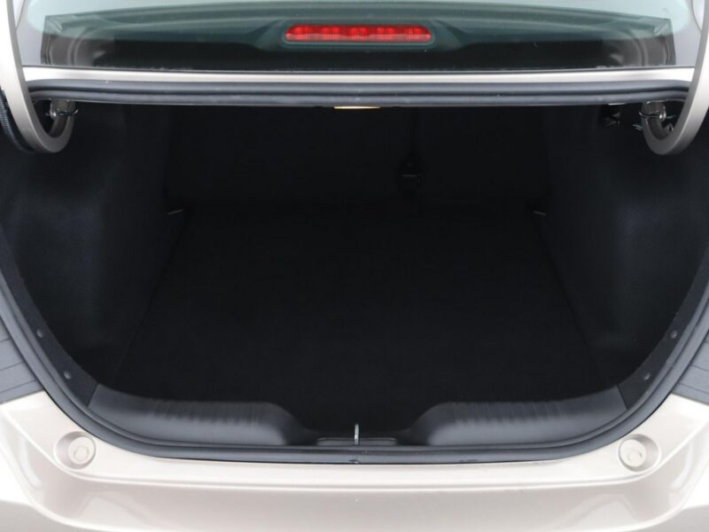 Fiat Tipo niski przebieg tempomat PDC klima USB AUX II (2016-)