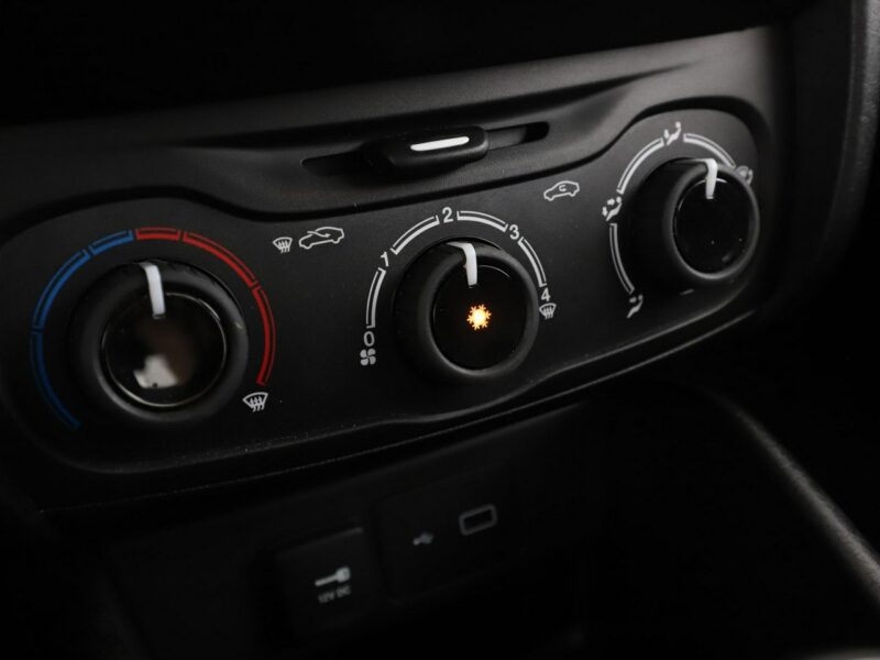 Fiat Tipo niski przebieg tempomat PDC klima USB AUX II (2016-)