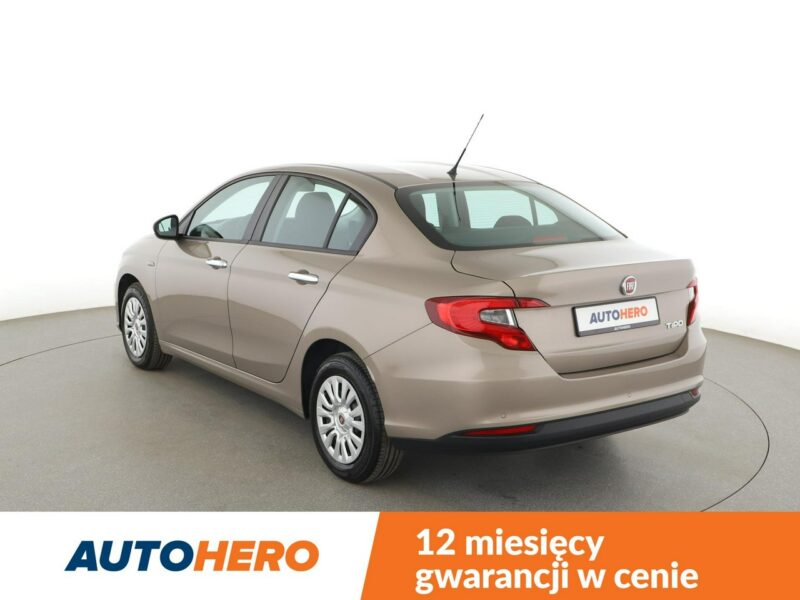 Fiat Tipo niski przebieg tempomat PDC klima USB AUX II (2016-)
