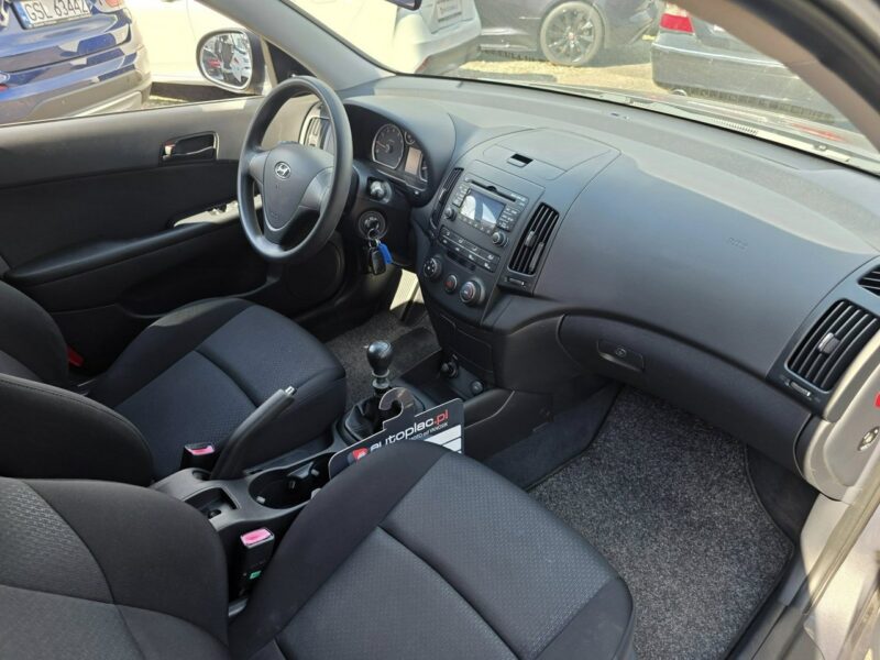 Hyundai i30 1.4 Benzyna 109 KM, Klimatyzacja, Isofix, USB, AUX, Dwa Klucze I (2002-2013)