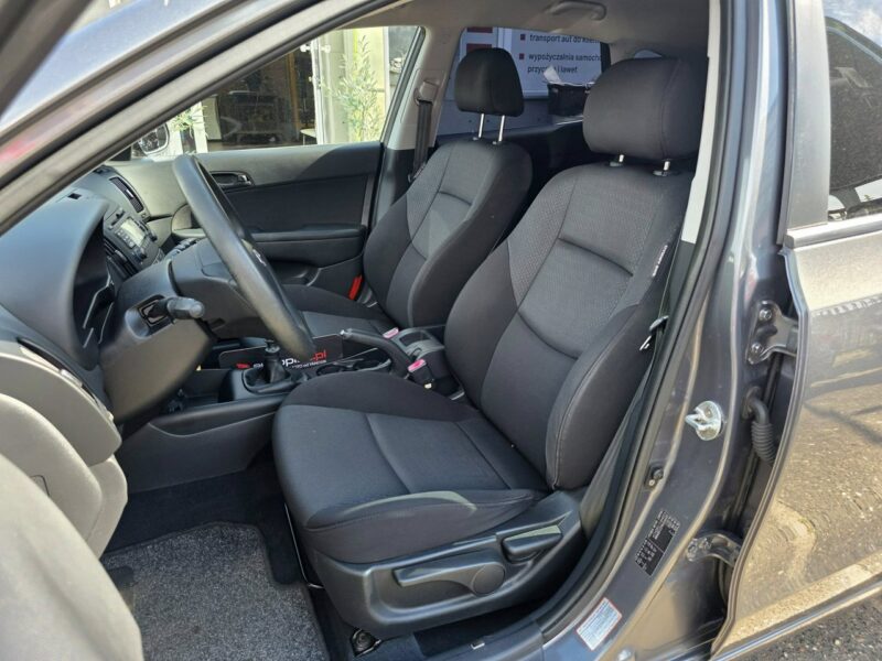 Hyundai i30 1.4 Benzyna 109 KM, Klimatyzacja, Isofix, USB, AUX, Dwa Klucze I (2002-2013)