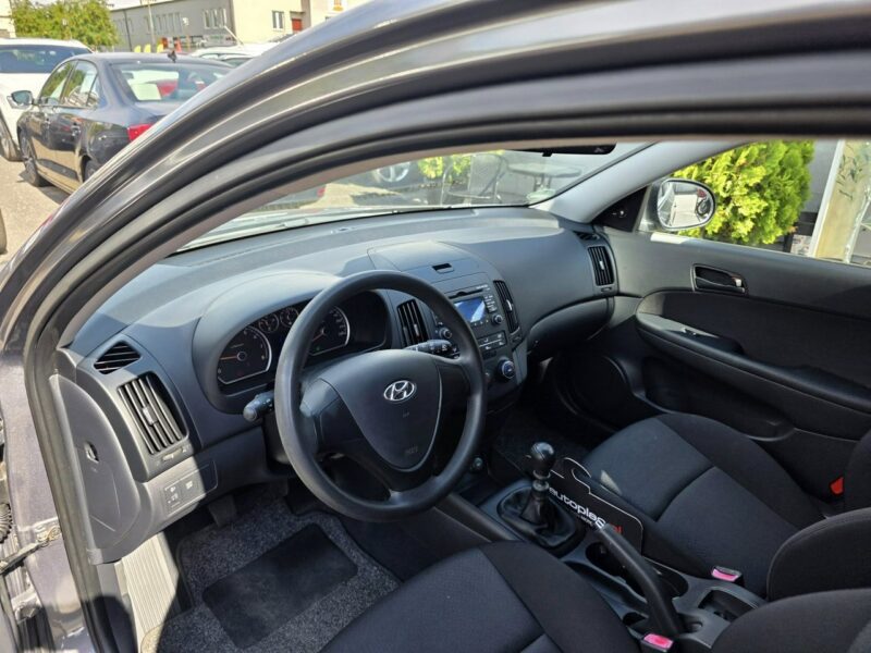 Hyundai i30 1.4 Benzyna 109 KM, Klimatyzacja, Isofix, USB, AUX, Dwa Klucze I (2002-2013)