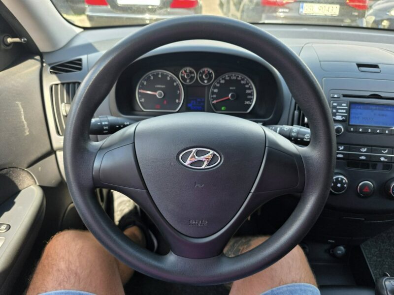 Hyundai i30 1.4 Benzyna 109 KM, Klimatyzacja, Isofix, USB, AUX, Dwa Klucze I (2002-2013)