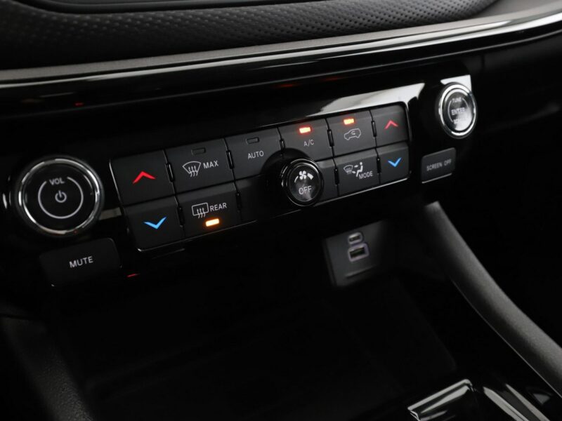 Jeep Compass Night Eagle mHEV automat półskóra PDC tempomat LED II (2016-)