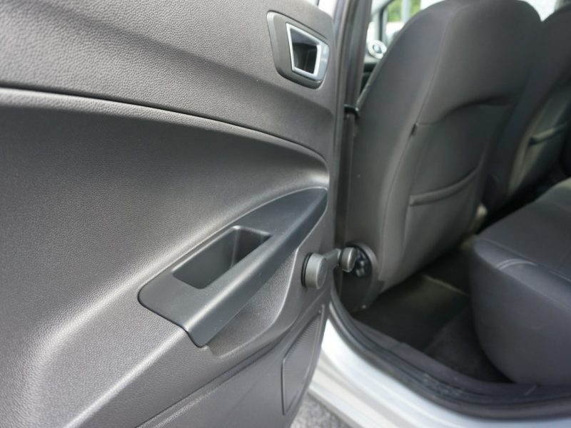 Ford Fiesta z automatyczną skrzynią, z niskim przebiegiem, z roczną gwarancją, Mk7 (2008-)