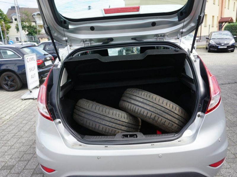 Ford Fiesta z automatyczną skrzynią, z niskim przebiegiem, z roczną gwarancją, Mk7 (2008-)
