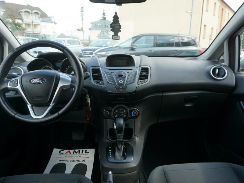 Ford Fiesta z automatyczną skrzynią, z niskim przebiegiem, z roczną gwarancją, Mk7 (2008-)