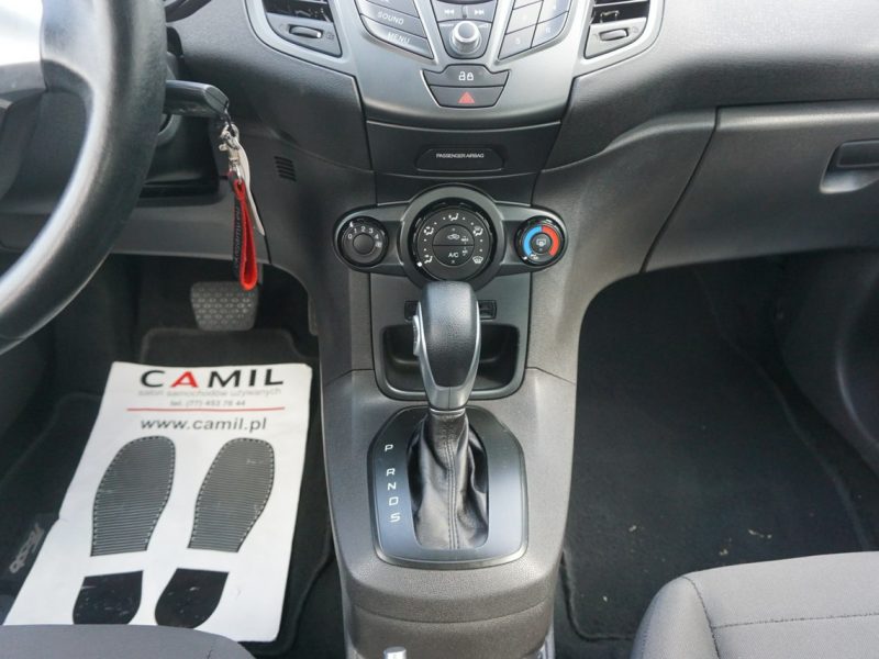 Ford Fiesta z automatyczną skrzynią, z niskim przebiegiem, z roczną gwarancją, Mk7 (2008-)