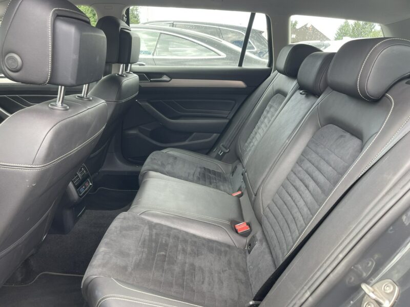 Volkswagen Passat Elegance Podgrzewanie Skóra Tempomat aktywny B8 (2014-2023)