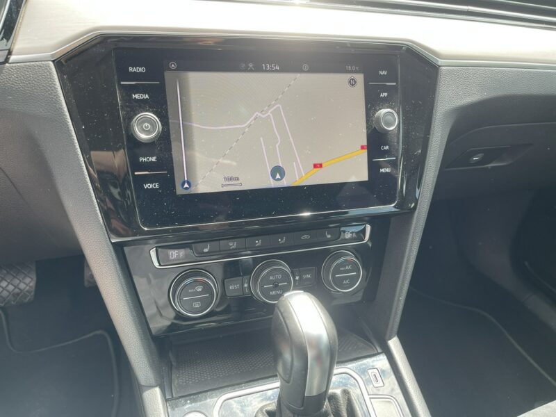 Volkswagen Passat Elegance Podgrzewanie Skóra Tempomat aktywny B8 (2014-2023)