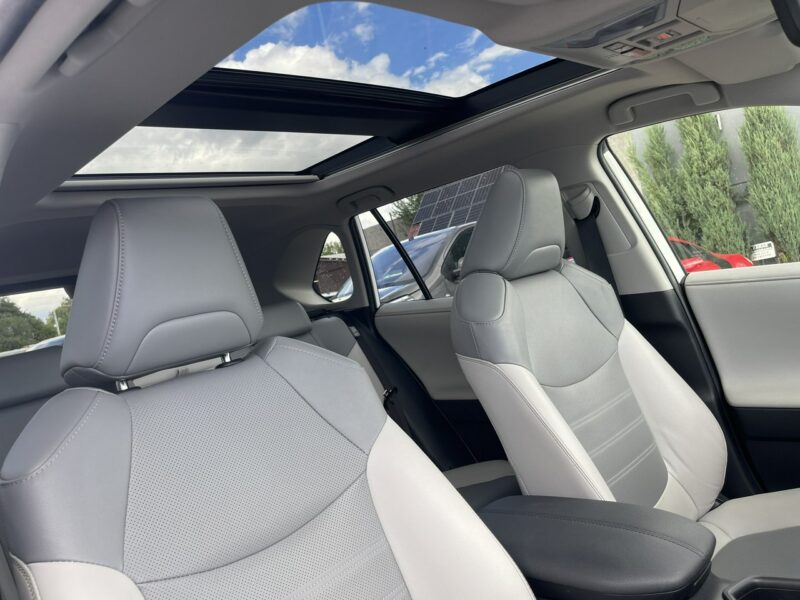 Toyota RAV-4 Automat 4x4 Hybryda Podgrzewanie Kamera Skóra 222KM V (2018)