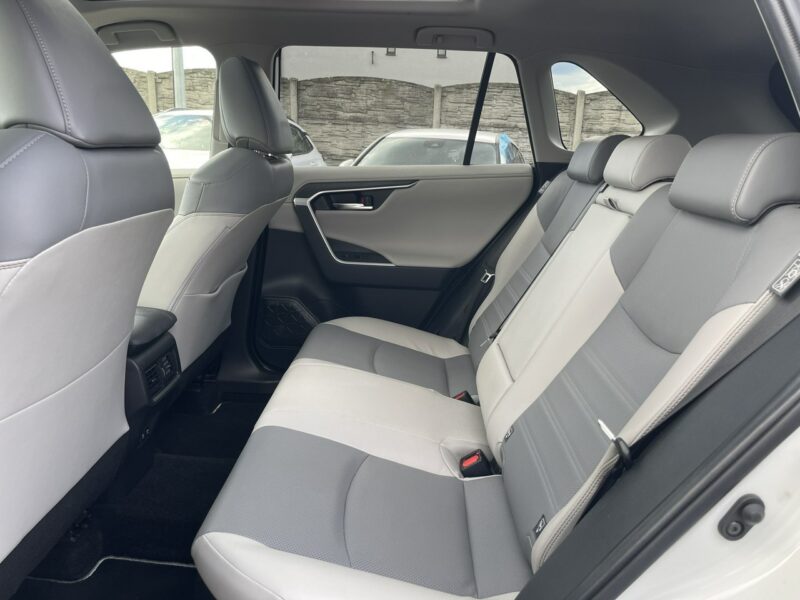 Toyota RAV-4 Automat 4x4 Hybryda Podgrzewanie Kamera Skóra 222KM V (2018)