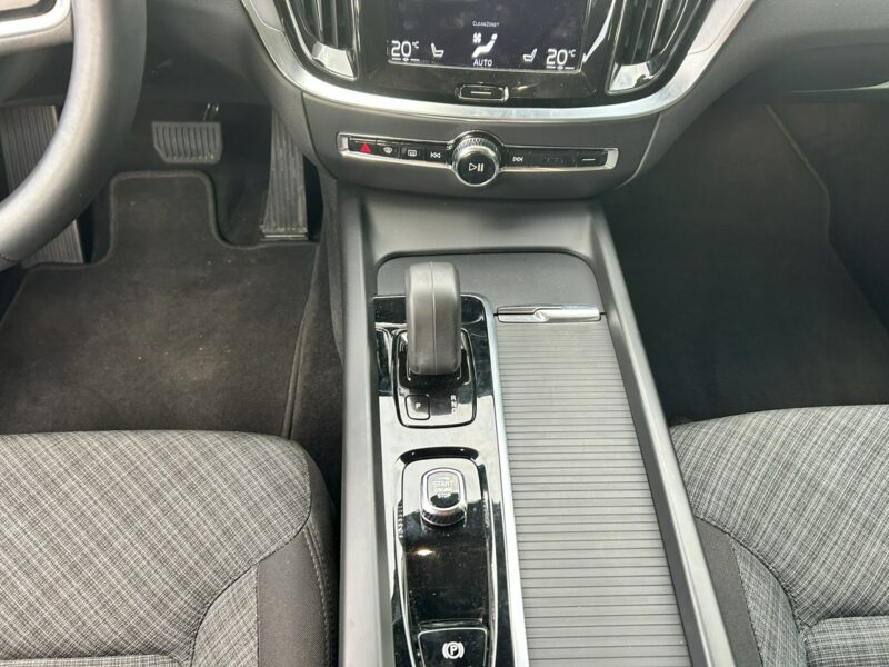 Volvo V60 Super stan Benzyna + Hybryda II (2018-)