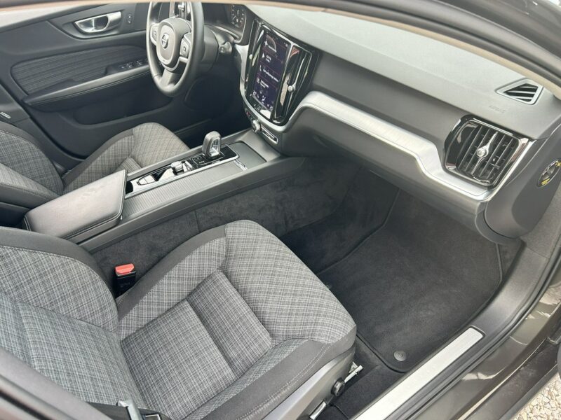 Volvo V60 Super stan Benzyna + Hybryda II (2018-)