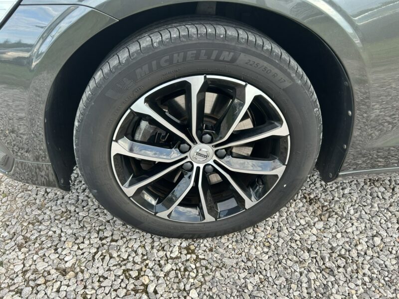 Volvo V60 Super stan Benzyna + Hybryda II (2018-)
