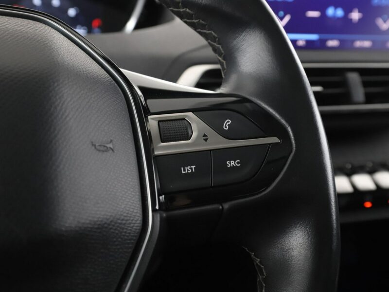 Peugeot 3008 navi virtual cocpit półskóra panorama kamera i czujniki parkowania II (2016-)