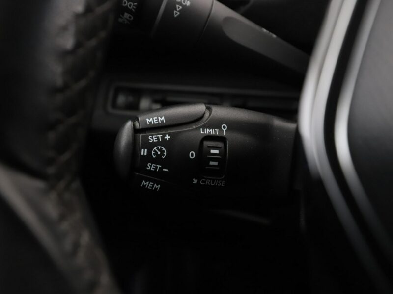 Peugeot 3008 navi virtual cocpit półskóra panorama kamera i czujniki parkowania II (2016-)