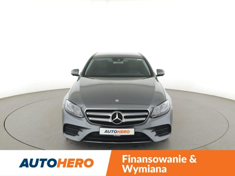 Mercedes E 200 półskóra navi full LEDel. sterowane i grzane fotele kamera i czujniki W213 (2016-)