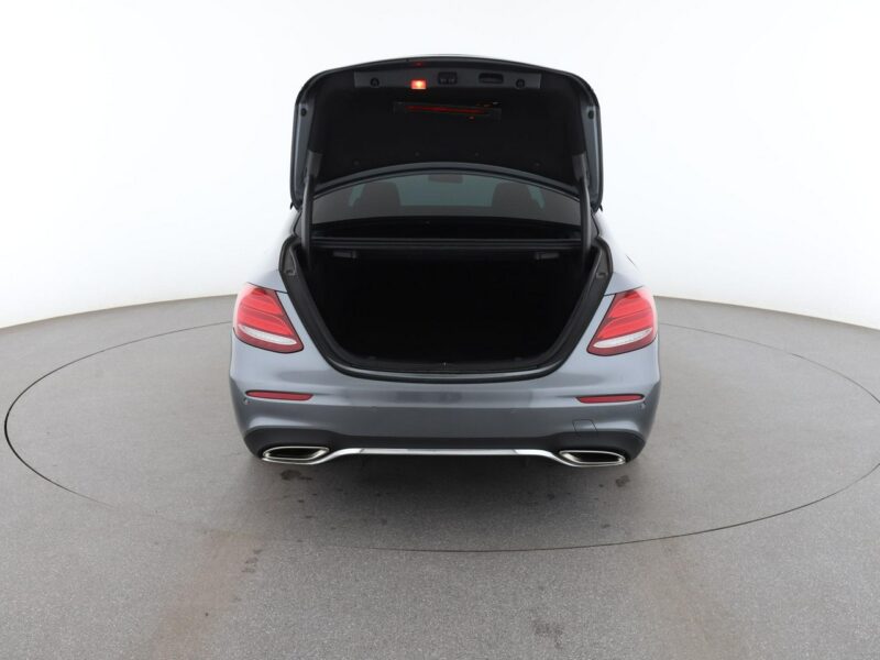 Mercedes E 200 półskóra navi full LEDel. sterowane i grzane fotele kamera i czujniki W213 (2016-)