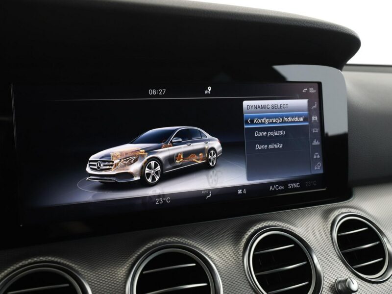 Mercedes E 200 półskóra navi full LEDel. sterowane i grzane fotele kamera i czujniki W213 (2016-)