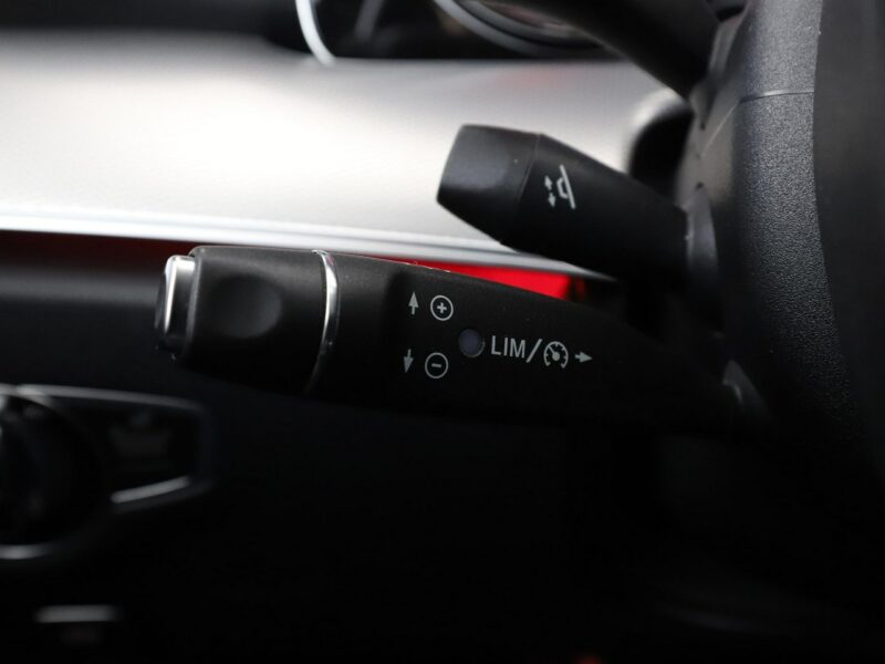 Mercedes E 200 półskóra navi full LEDel. sterowane i grzane fotele kamera i czujniki W213 (2016-)