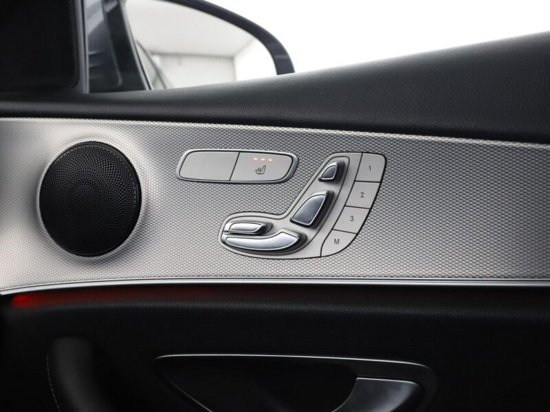 Mercedes E 200 półskóra navi full LEDel. sterowane i grzane fotele kamera i czujniki W213 (2016-)