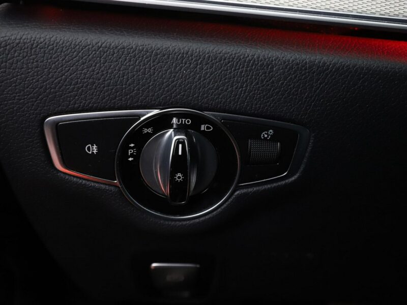 Mercedes E 200 półskóra navi full LEDel. sterowane i grzane fotele kamera i czujniki W213 (2016-)
