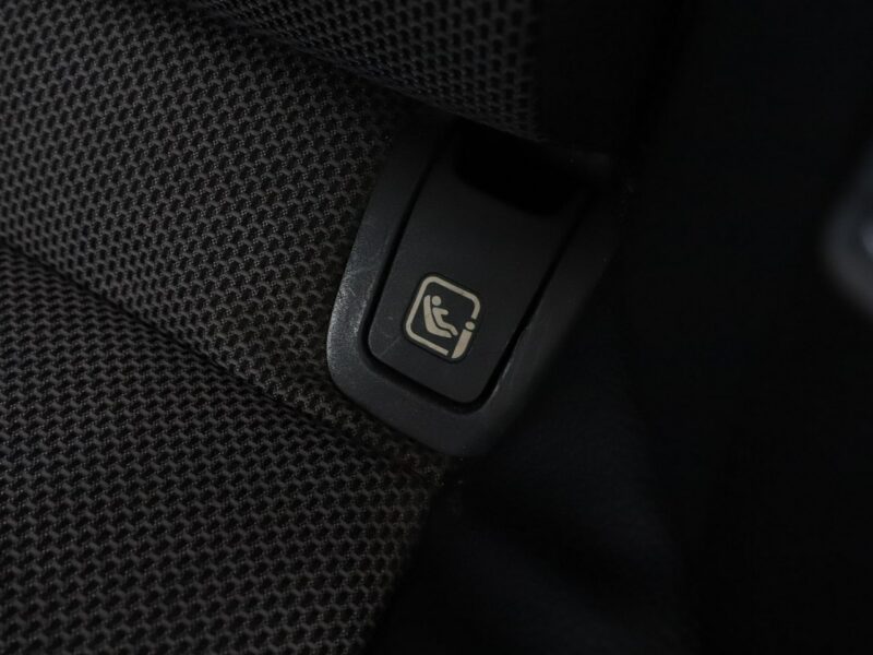 Mercedes E 200 półskóra navi full LEDel. sterowane i grzane fotele kamera i czujniki W213 (2016-)
