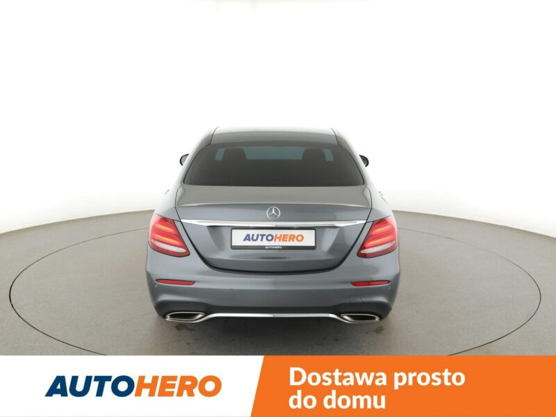 Mercedes E 200 półskóra navi full LEDel. sterowane i grzane fotele kamera i czujniki W213 (2016-)