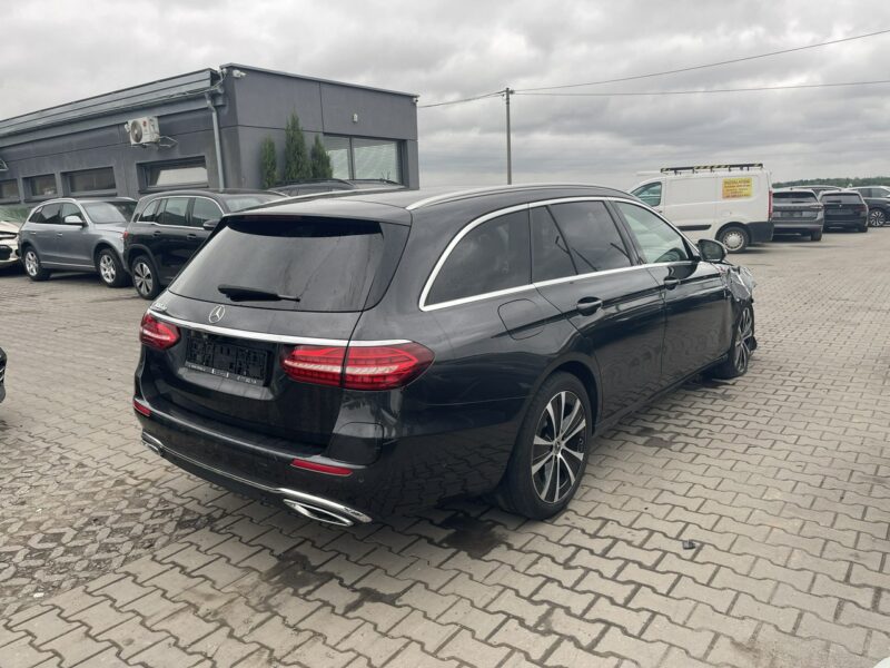 Mercedes E 300 E300DE Plug-In Kamera Podgrzewanie Skóra 306KM W213 (2016-)