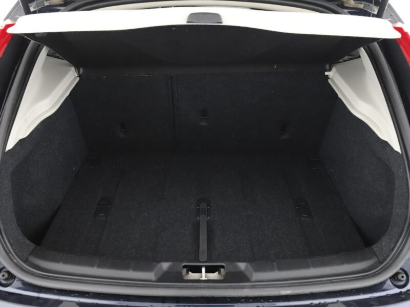 Volvo V40 xenon skóra el. sterowane i ogrzewane fotele z pamięcia kamera II (2012-)
