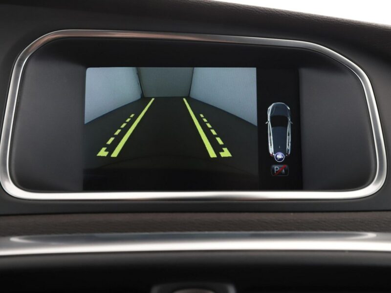 Volvo V40 xenon skóra el. sterowane i ogrzewane fotele z pamięcia kamera II (2012-)