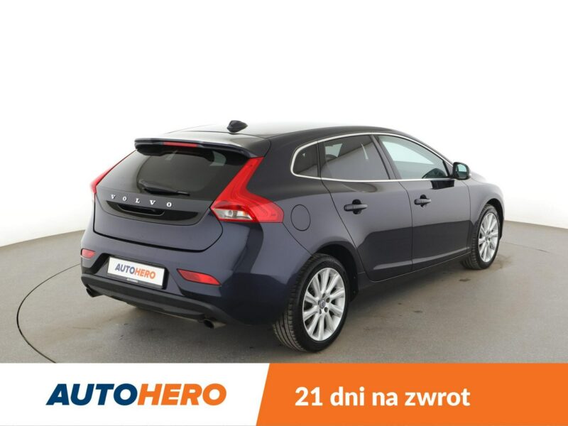 Volvo V40 xenon skóra el. sterowane i ogrzewane fotele z pamięcia kamera II (2012-)