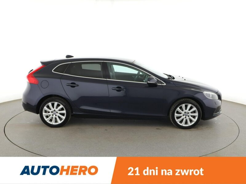 Volvo V40 xenon skóra el. sterowane i ogrzewane fotele z pamięcia kamera II (2012-)