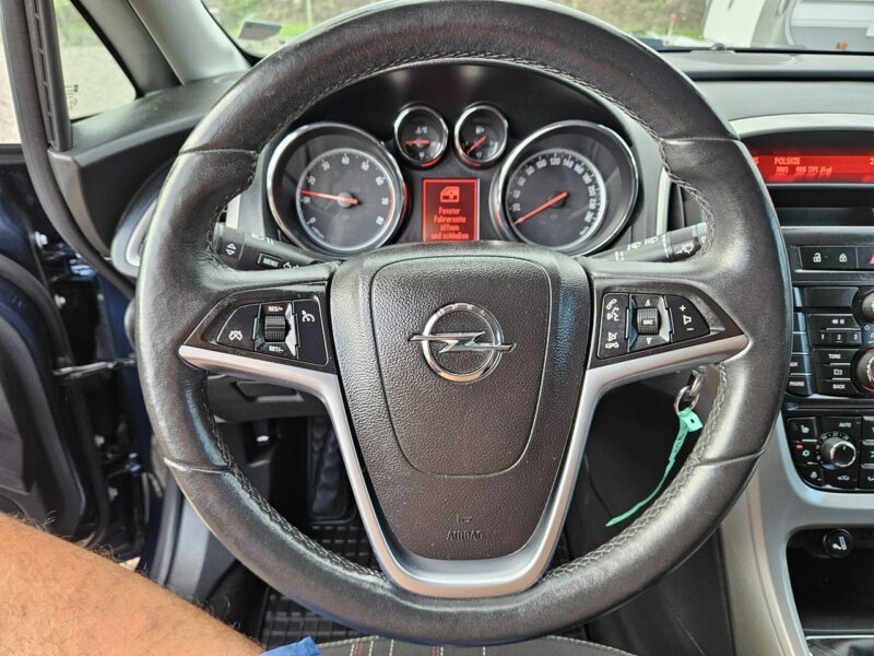 Opel Astra Opłacona Zdrowa Zadbana Serwisowana Bogata 1 WŁ Po Serwisie J (2009-2019)
