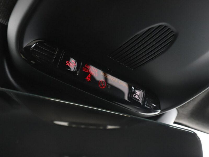 Volvo XC 40 PDC LED grzane fotele przód/tył tempomat navi bluetooth