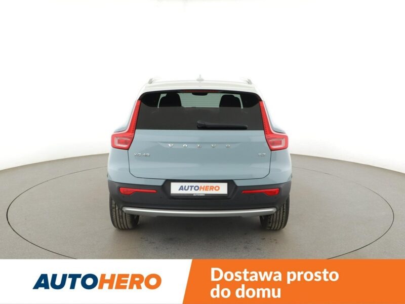 Volvo XC 40 PDC LED grzane fotele przód/tył tempomat navi bluetooth