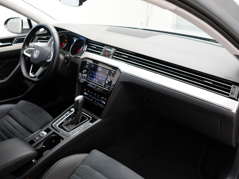 Volkswagen Passat 1.5 TSI DSG Elegance Tempomat ACC LED B8 (2014-2023)