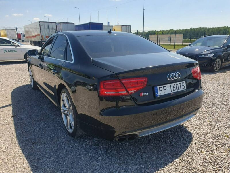 Audi A8 D4 (2010-)