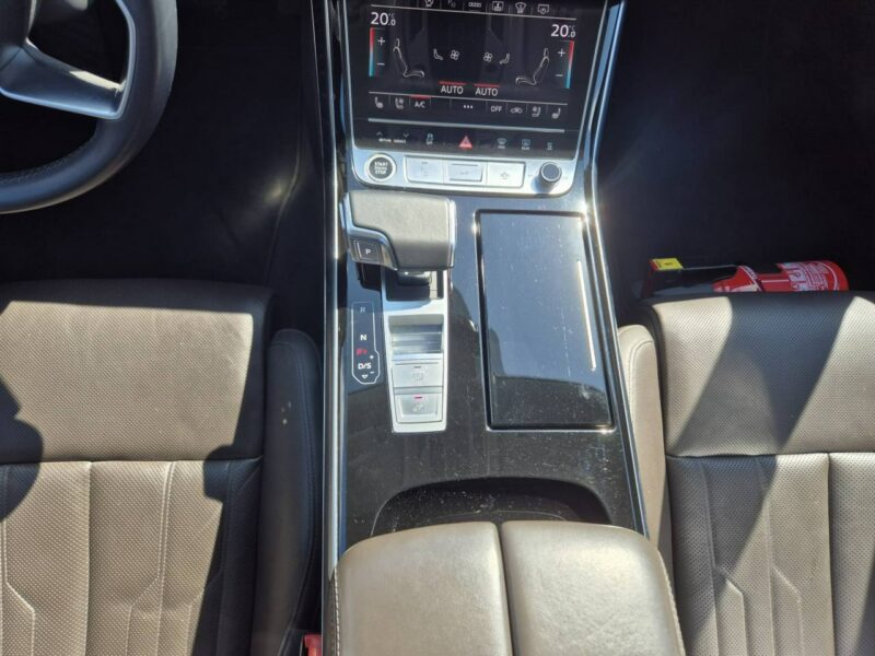Audi A8 D5 (2017-)
