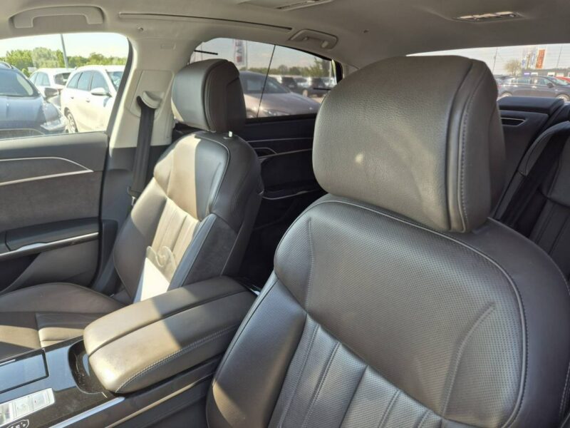 Audi A8 D5 (2017-)