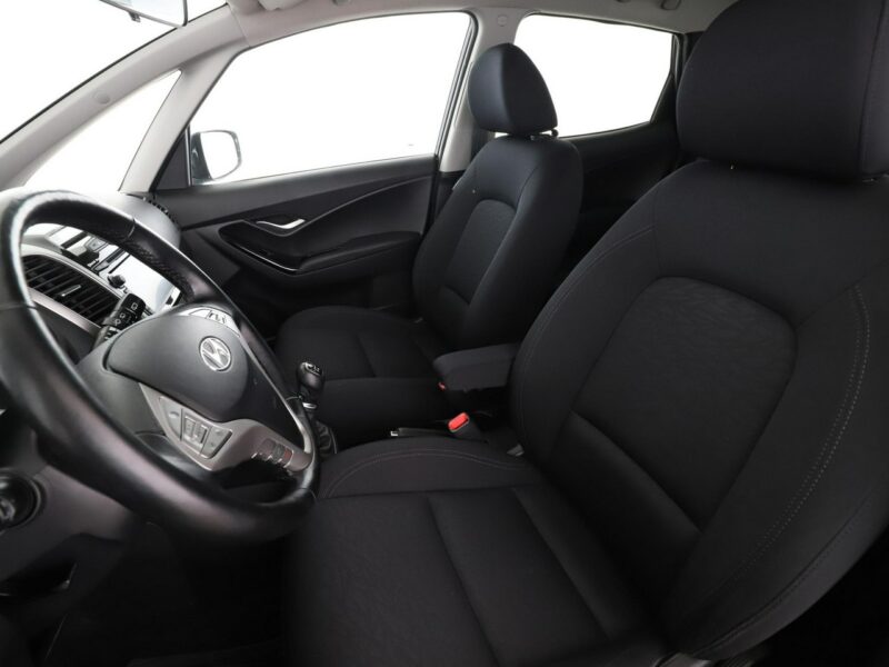 Hyundai ix20 lift grzane fotele navi klima-auto PDC tempomat Bluetooth