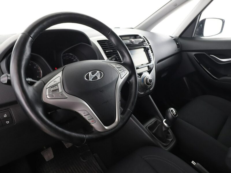 Hyundai ix20 lift grzane fotele navi klima-auto PDC tempomat Bluetooth