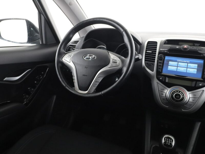 Hyundai ix20 lift grzane fotele navi klima-auto PDC tempomat Bluetooth